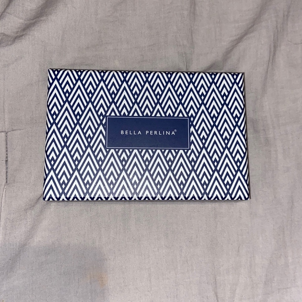 One size fits all Bella Perlina dangle bracelet.